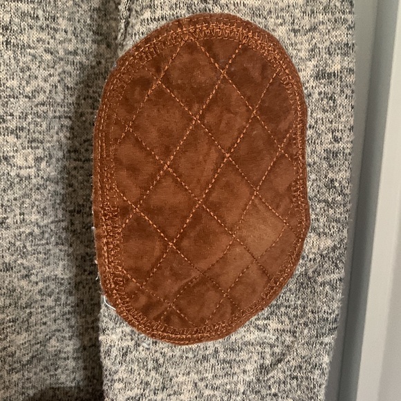 42pops light weight sweater with buttons on back and elbow patches - Picture 3 of 3